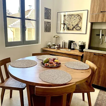 Carre Dorelegant 2 Br דירה *