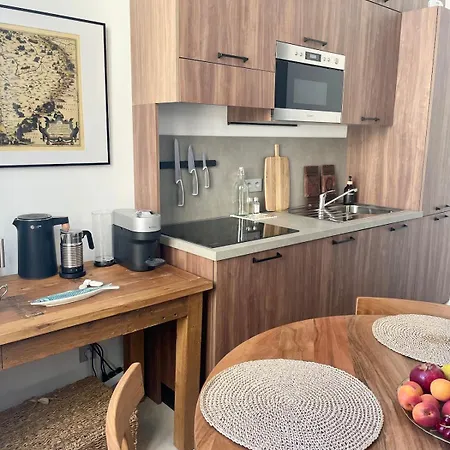 Carre Dorelegant 2 Br Apartamento Nice