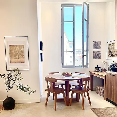 Carre Dorelegant 2 Br Apartamento
