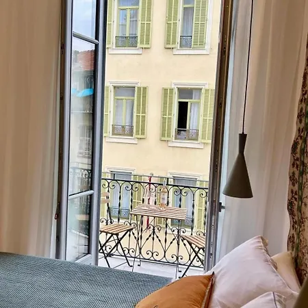 Carre Dorelegant 2 Br דירה
